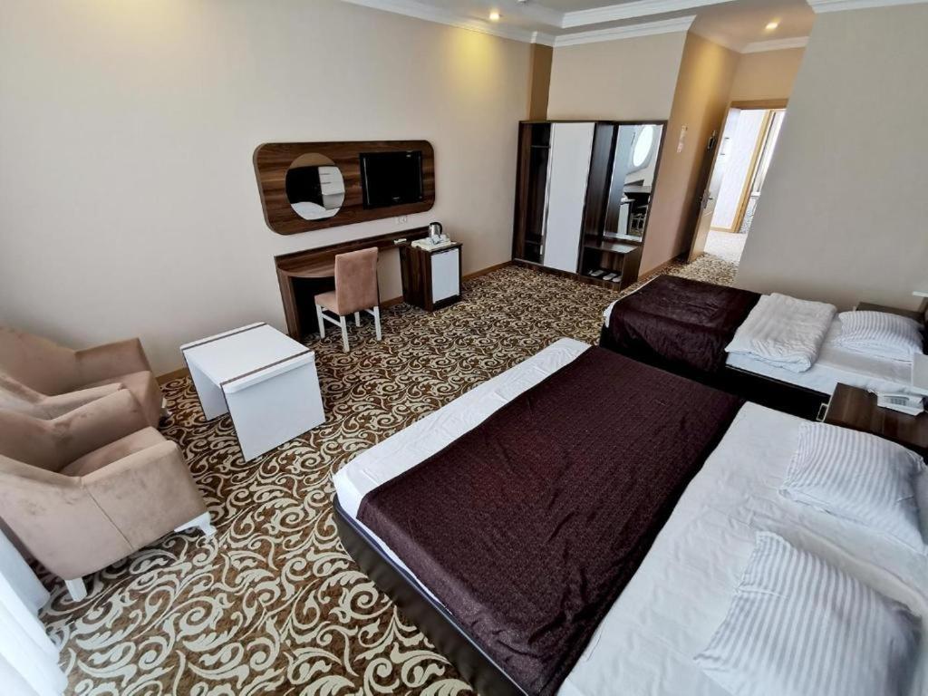 Grand Georgian Palace Batumi Bagian luar foto