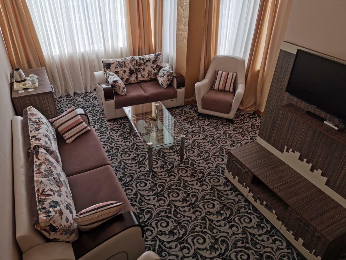 Grand Georgian Palace Batumi Bagian luar foto